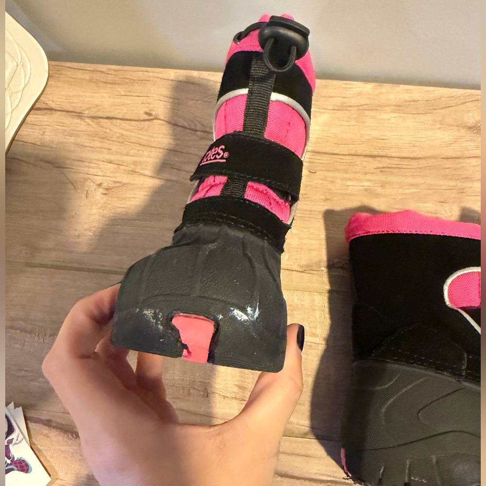 Girls Totes Pink and Black Winter Boots Size 7 - Picture 4 of 5